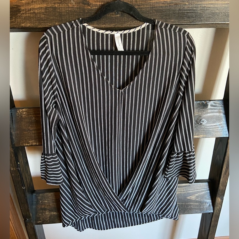 BoutiqueTunic shirt; Honey Me Brand. LIKE BRAND NEW